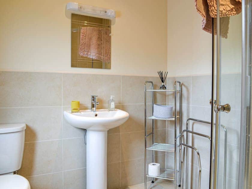Shower room | 15 Glengoulandie Lodge, Glengoulandie, near Aberfeldy