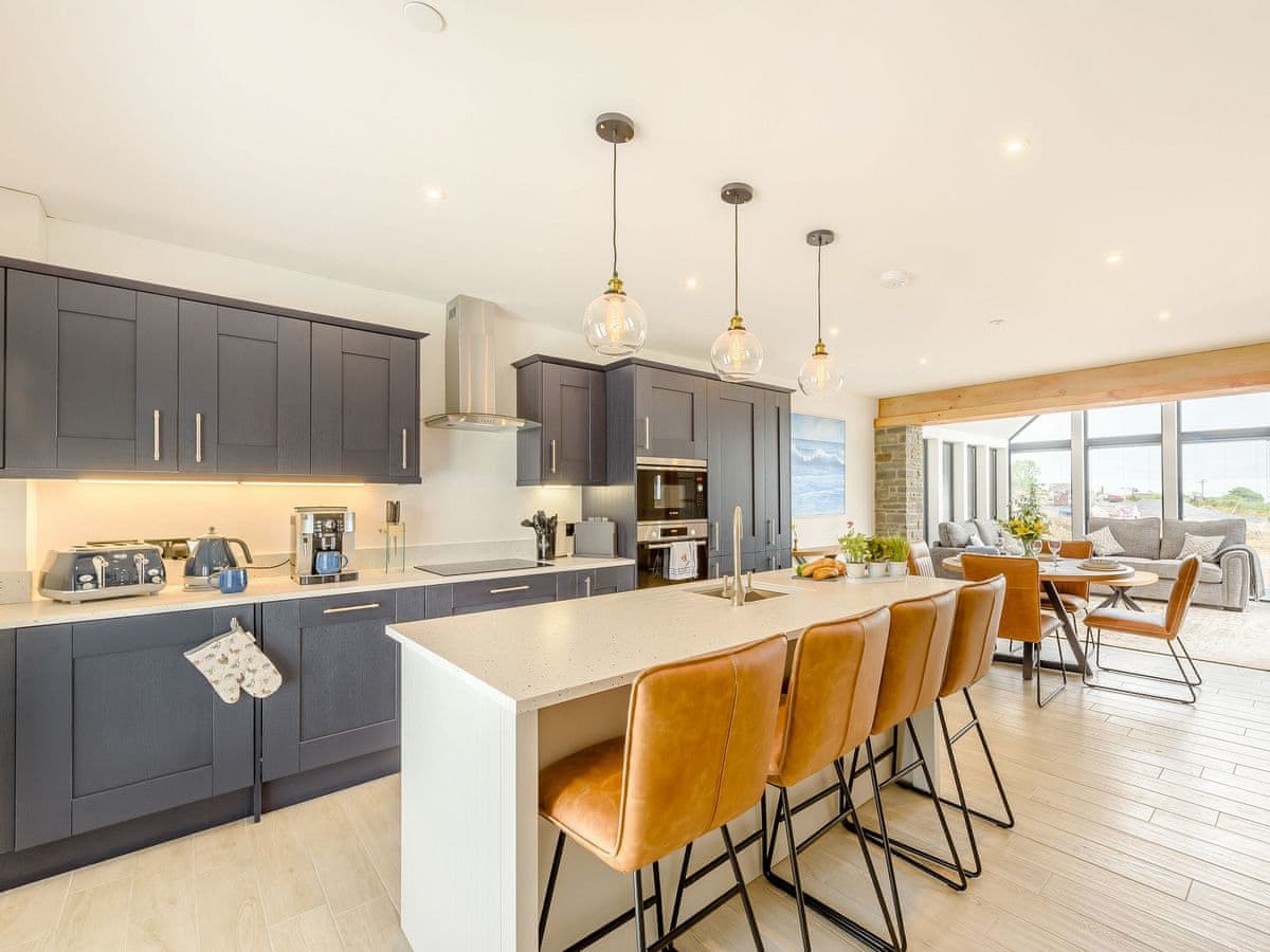 Coastal View Cottages - Apple Blossom Cottage