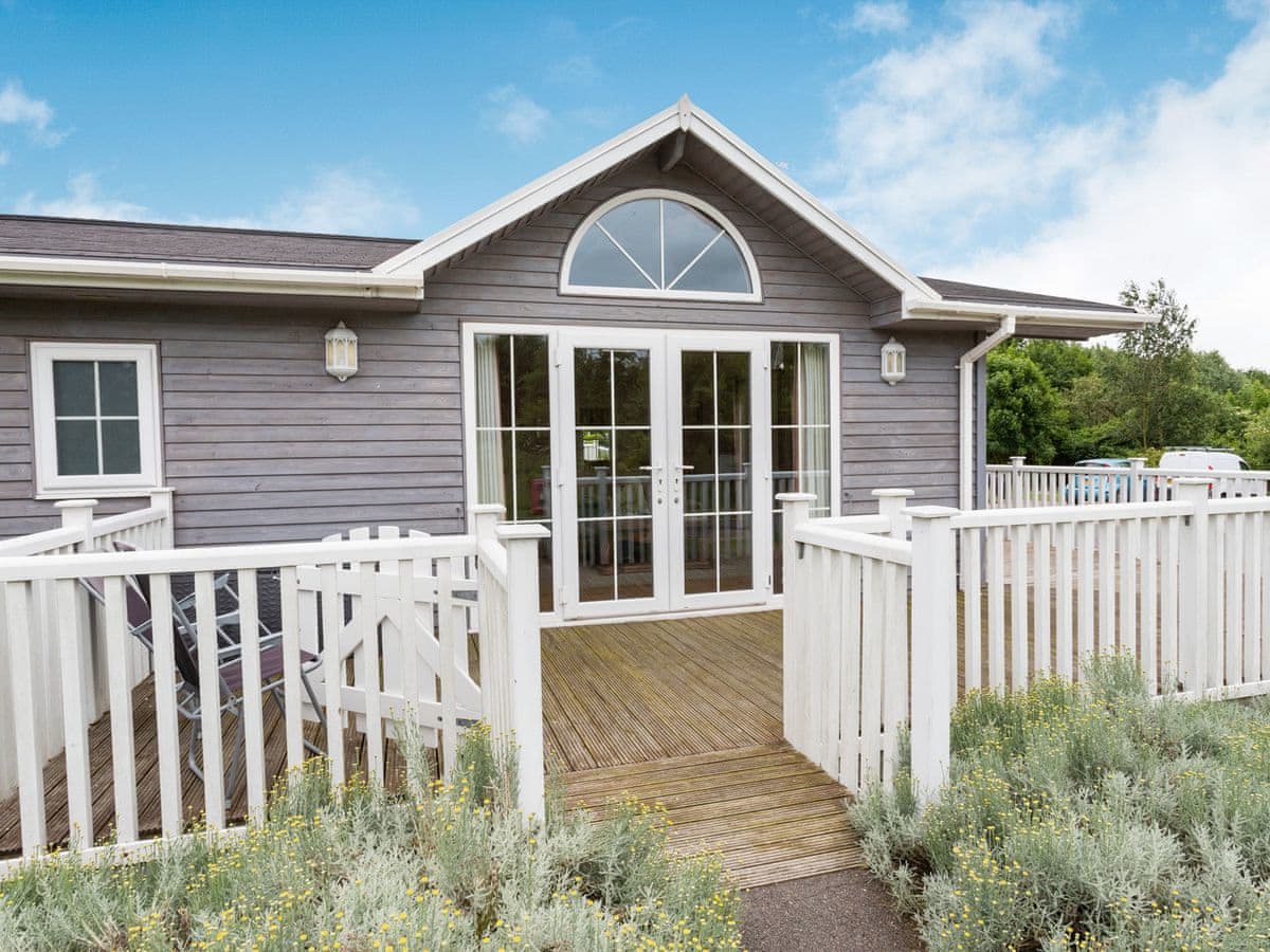 Acacia Lodge - Holiday lodge in Central England - Image 4