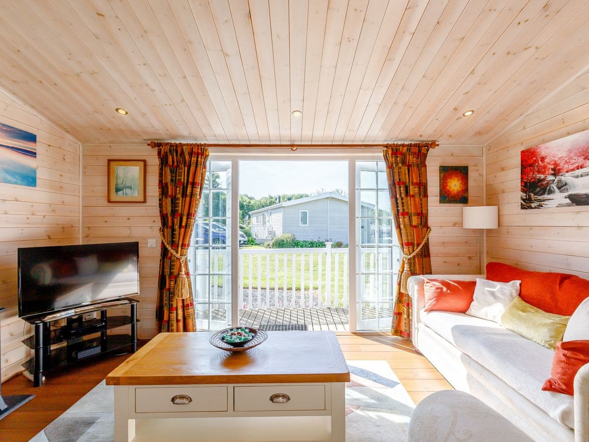 Chestnut Lodge - Holiday lodge in Central England - Image 4