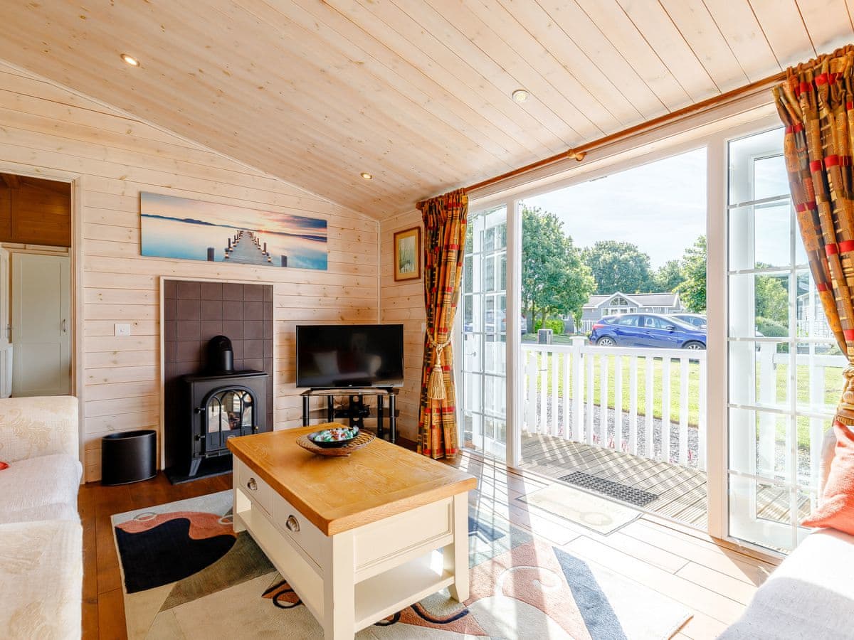 Chestnut Lodge - Holiday lodge in Central England - Image 5