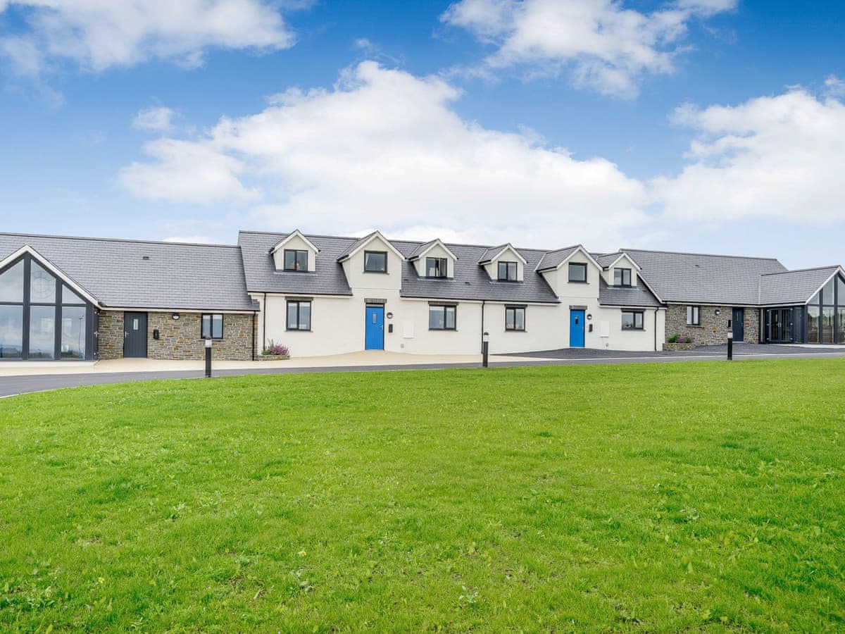 Coastal View Cottages - Willow Tree Cottage