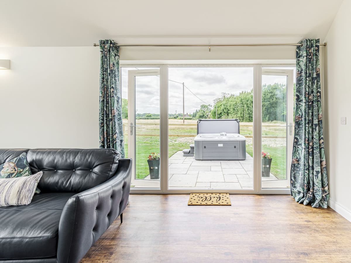 Kings Lodge - Holiday lodge in East Anglia - Image 4