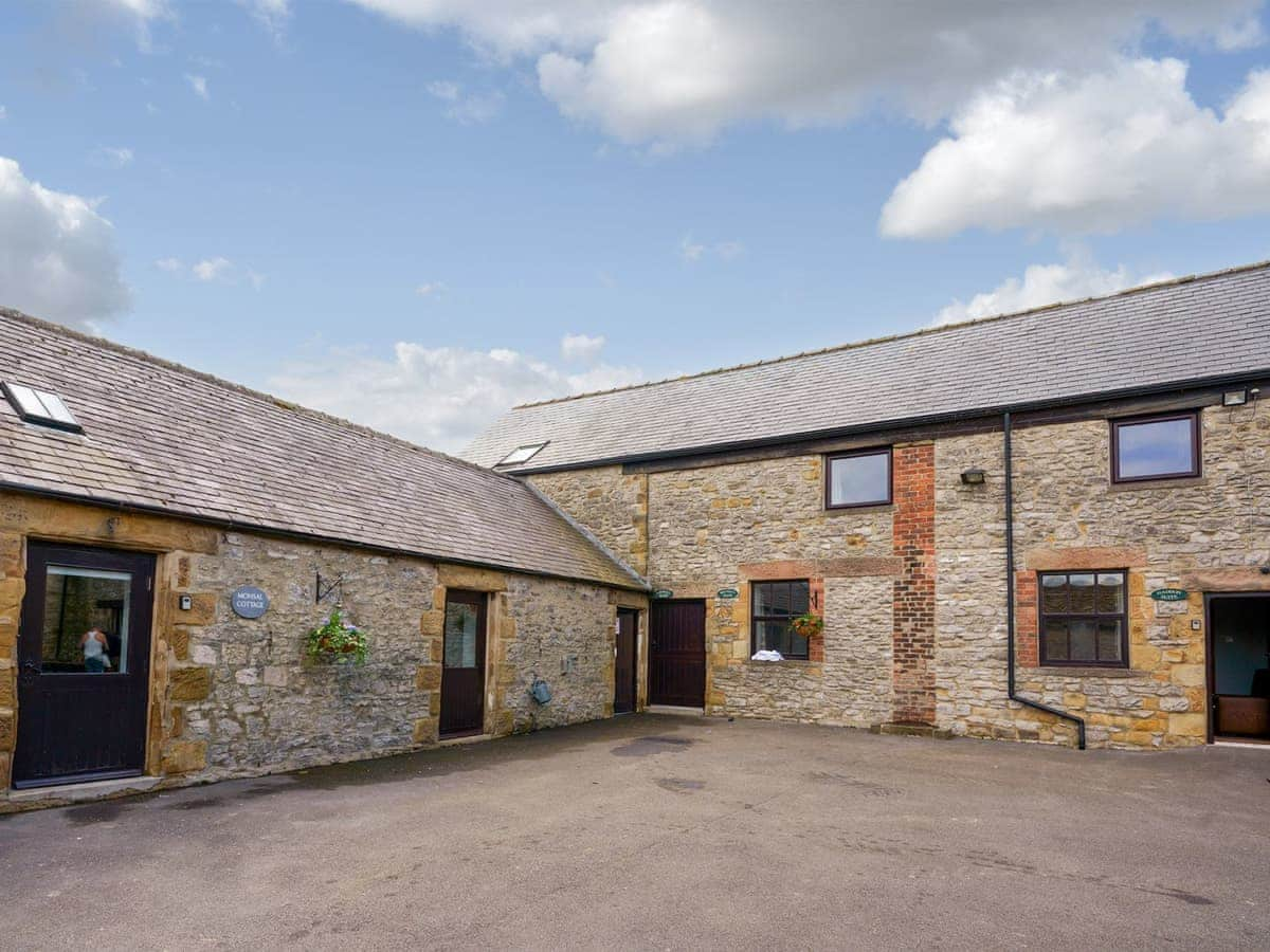 Burton Manor Farm Brendan Cottage in Bakewell Cottages