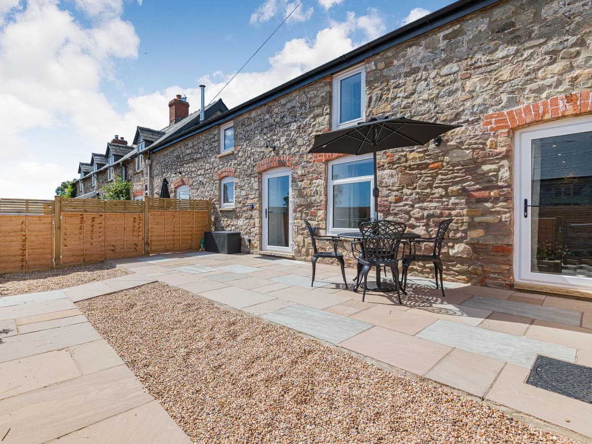 Hendy Farm - The Stables