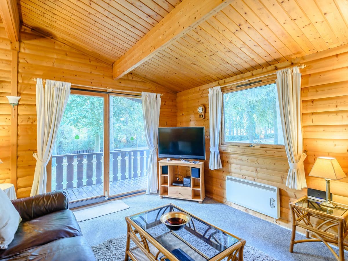 Wold Lodge Leisure - Scandinavian Lodge - Holiday lodge in Central England - Image 3