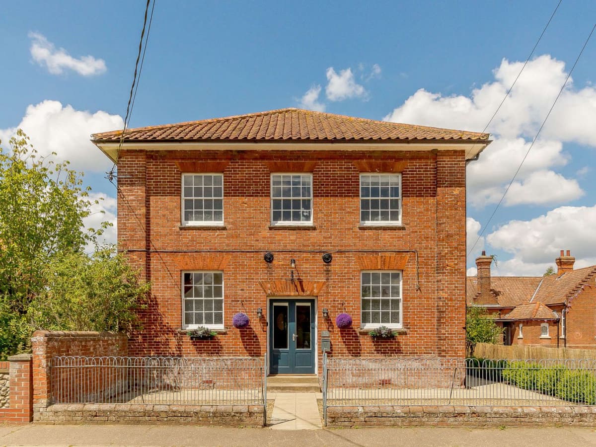 Self-catering cottages in Holt