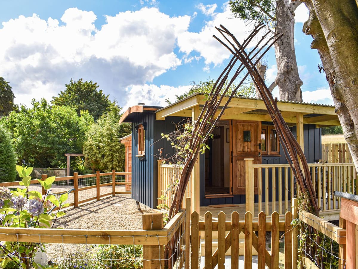 Keldholme Holidays - Keldholme Shepherds Hut