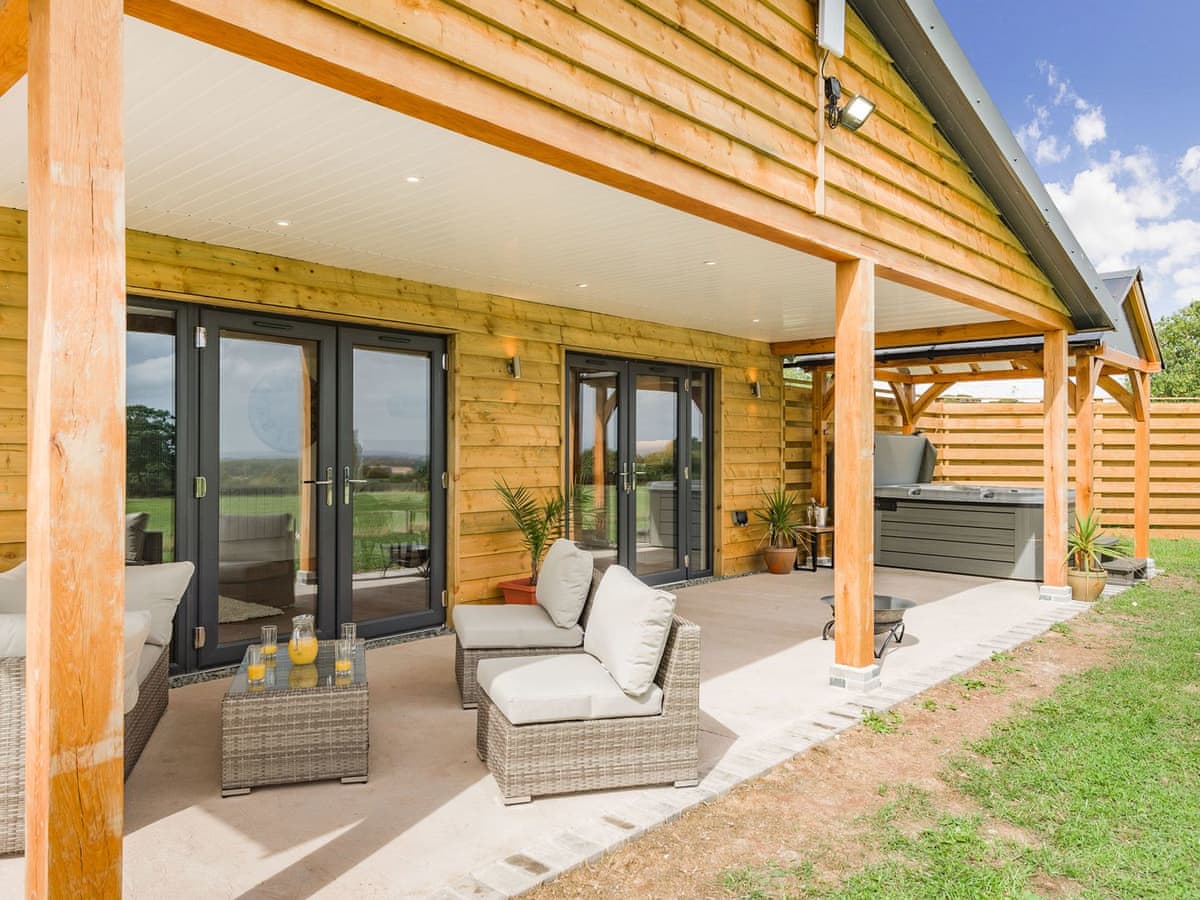 Oak Tree Lodge - Holiday lodge in Central England - Image 3