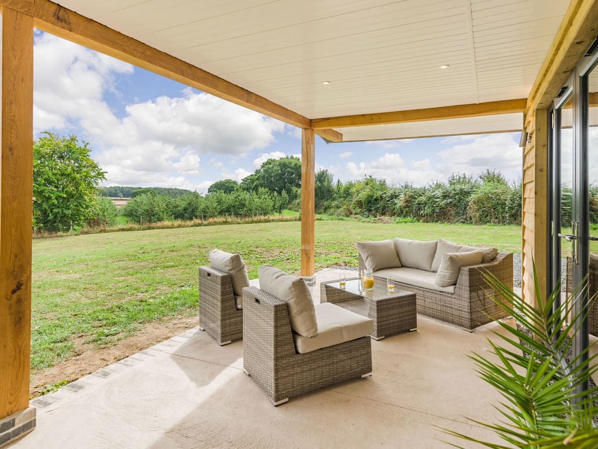 Oak Tree Lodge - Holiday lodge in Central England - Image 4