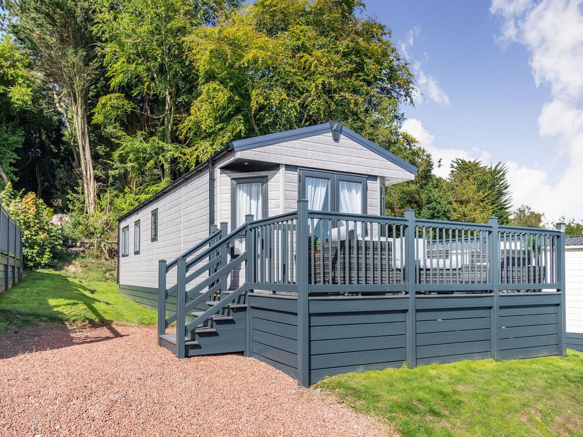 Lady Edith's Duo - Red Wood Lodge - Holiday lodge in Yorkshire - Image 2