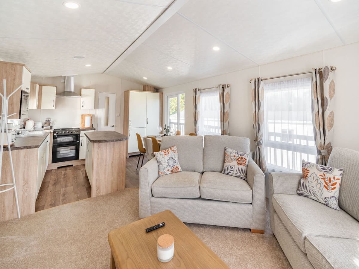 Lady Edith's Duo - Red Wood Lodge - Holiday lodge in Yorkshire - Image 5