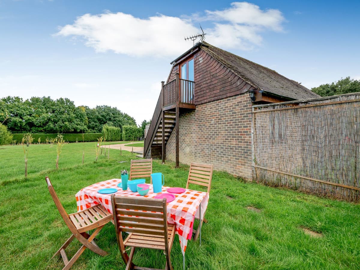 Cosy Country Lodge - Holiday lodge in Southern England - Image 1