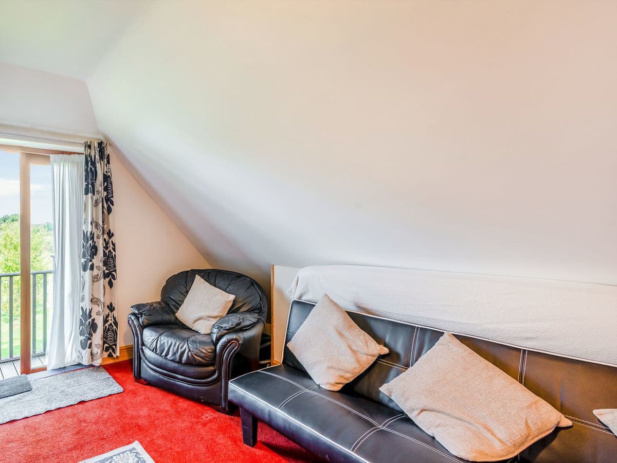 Cosy Country Lodge - Holiday lodge in Southern England - Image 3