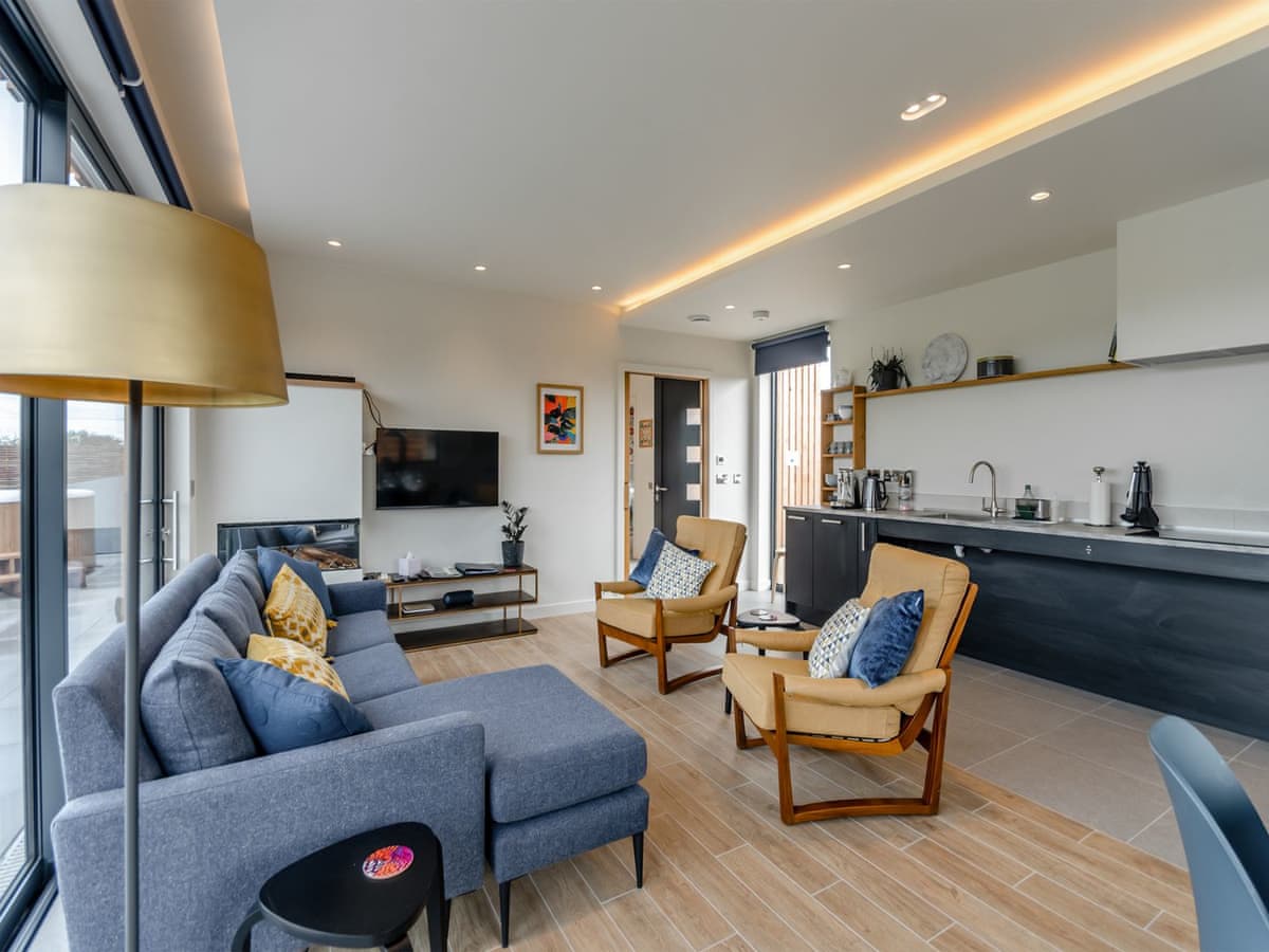 Buttercup Lodge - Holiday lodge in Central England - Image 3