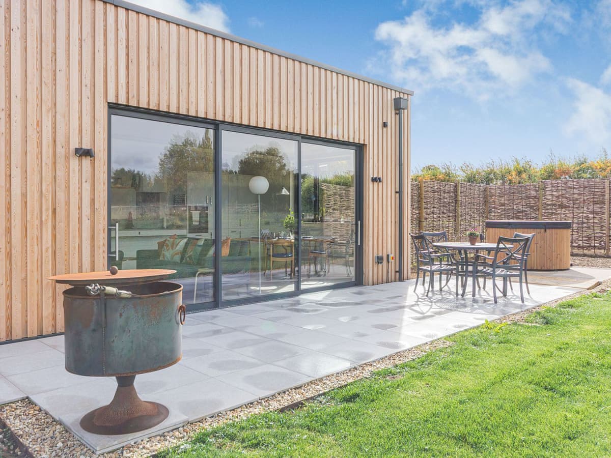 Daisy Lodge - Holiday lodge in Central England - Image 2