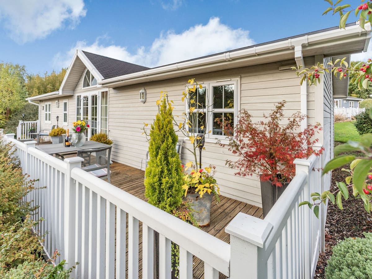 Beech Tree Lodge - Holiday lodge in Central England - Image 2