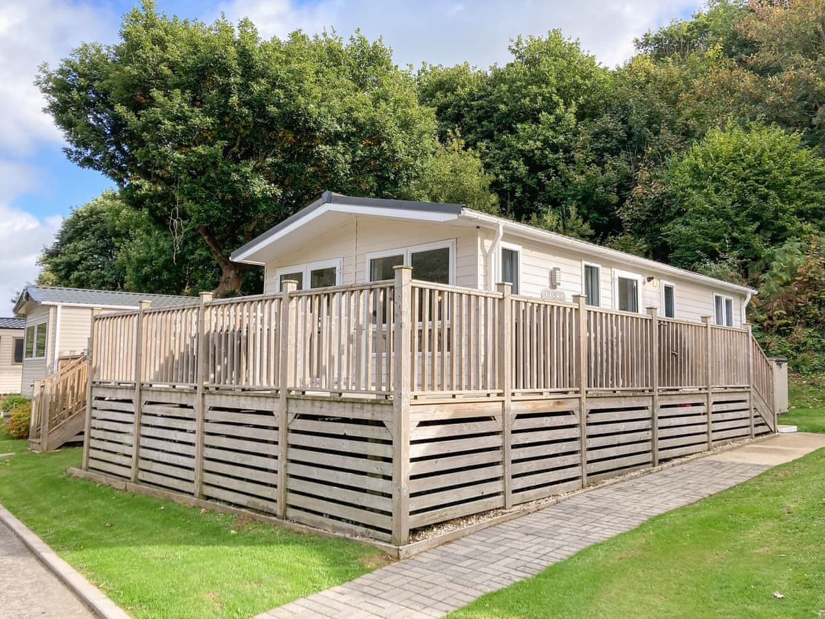 Elm Lodge - Holiday lodge in South West England - Image 1