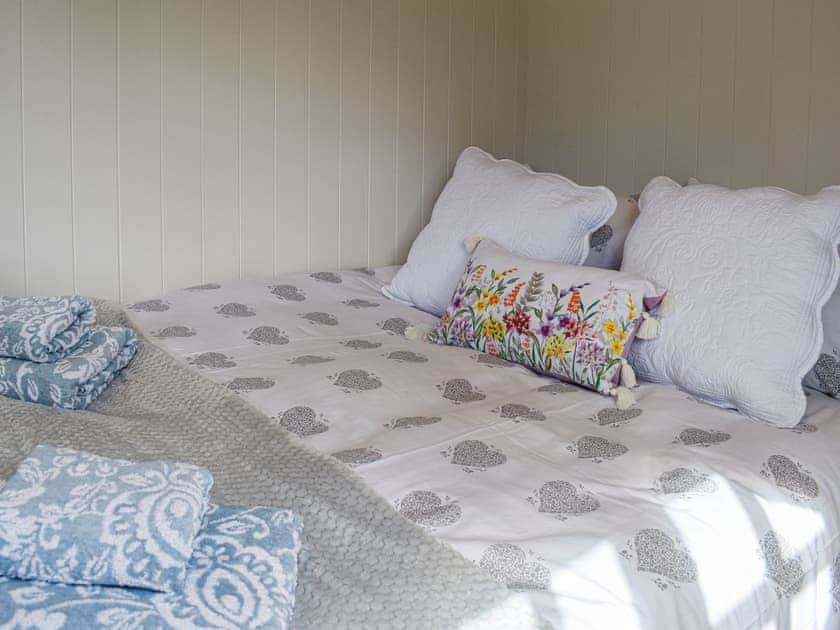 Open plan living space | Kirkstone Shepherd’s hut, Ambleside