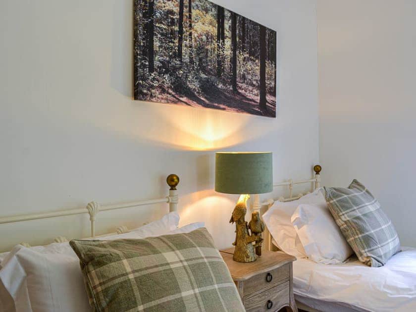 Twin bedroom | Milnfield Cottage, Annan