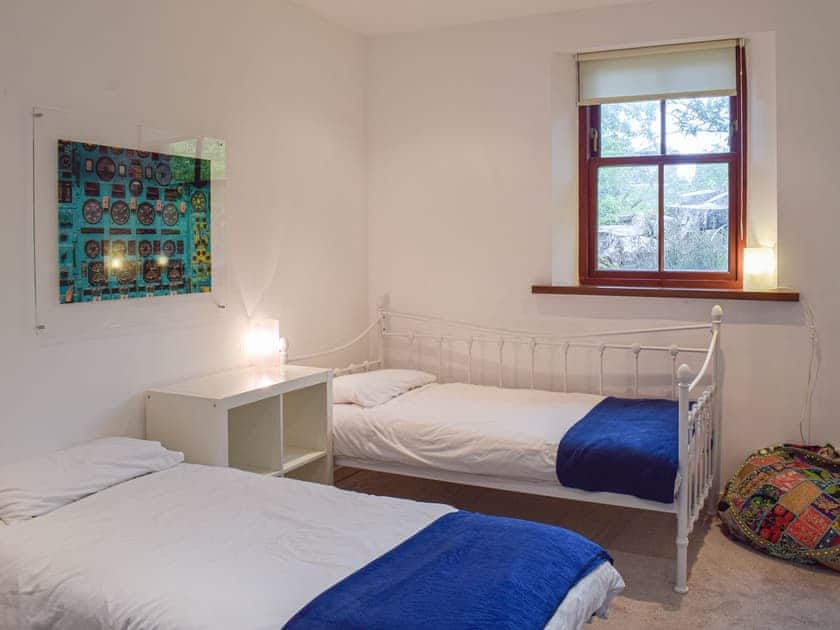 Twin bedroom | The Coach House, Skelmorlie