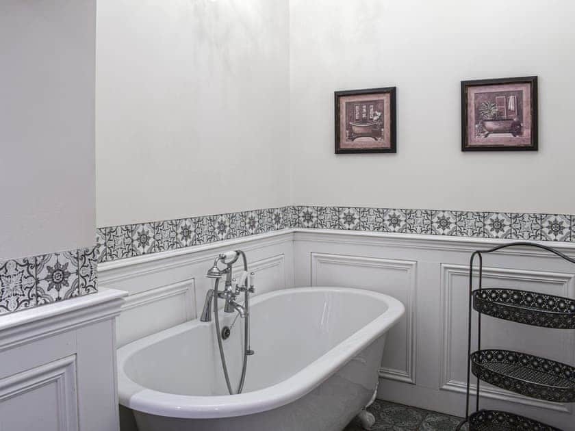 Bathroom | The Coach House, Skelmorlie