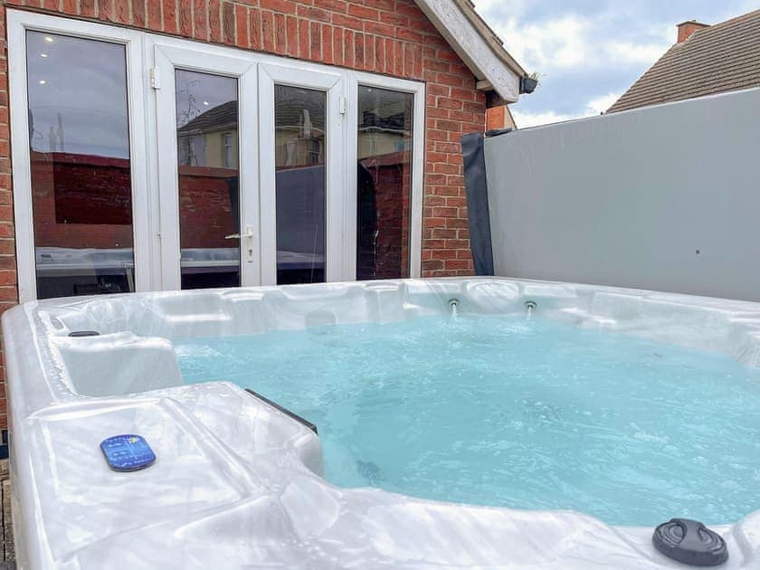 Hot tub | Twenty, Sutton-on-Sea, Mablethorpe