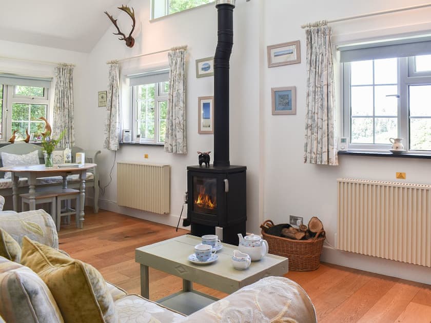 Living room/dining room | Woodland Retreat, Polbrock, Washaway