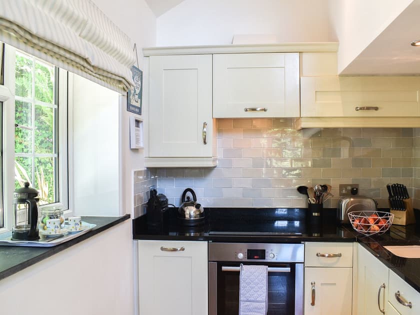 Kitchen | Woodland Retreat, Polbrock, Washaway