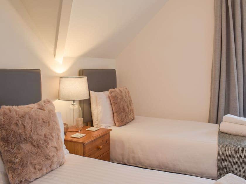 Twin bedroom | Southcroft Lodge, Whiting Bay