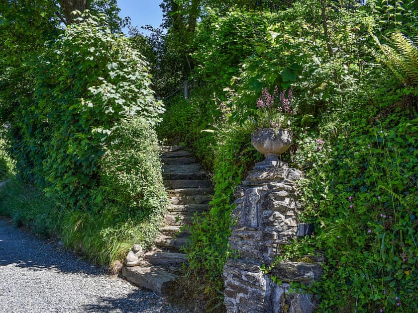 Setting | Woodland Retreat, Polbrock, Washaway