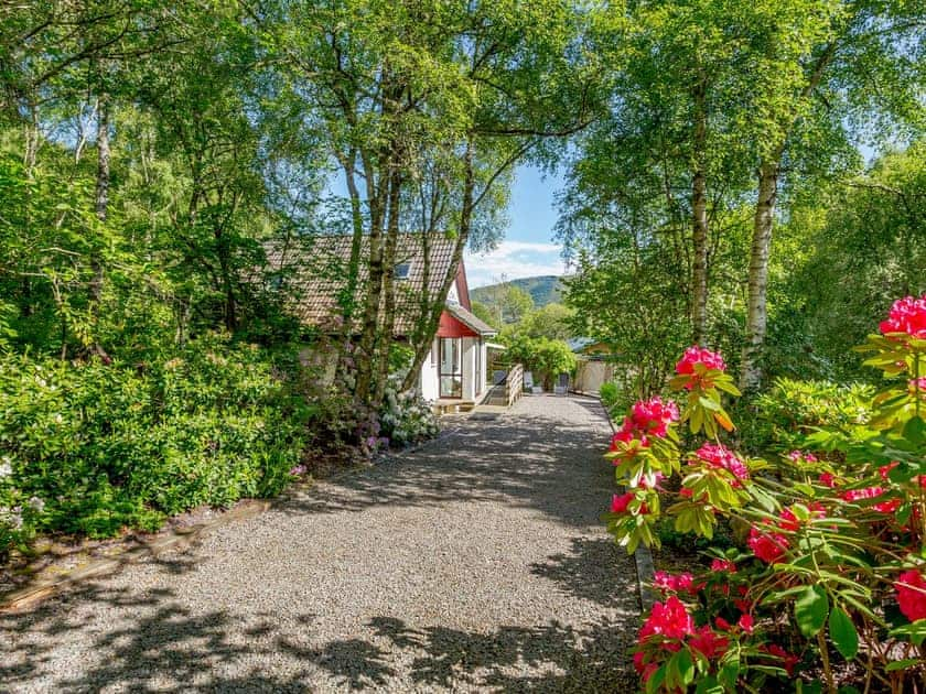 Garden and grounds | Glen View of Enrick House, Balnain near Drumnadrochit