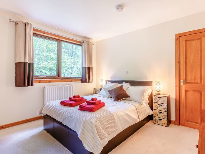 Double bedroom | Glen View of Enrick House, Balnain near Drumnadrochit