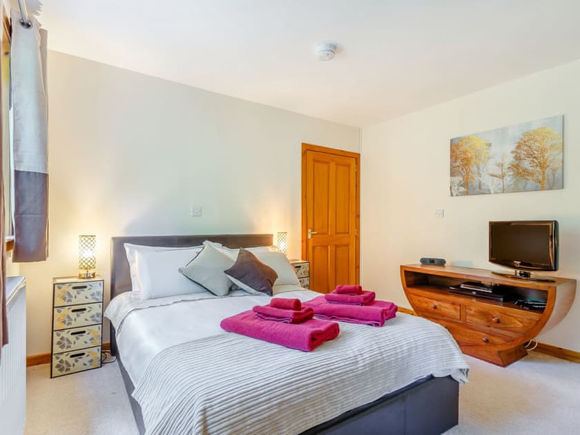 Double bedroom | Glen View of Enrick House, Balnain near Drumnadrochit