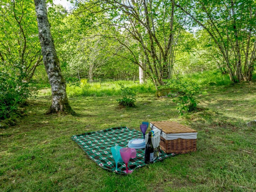 Garden | Glen View of Enrick House, Balnain near Drumnadrochit