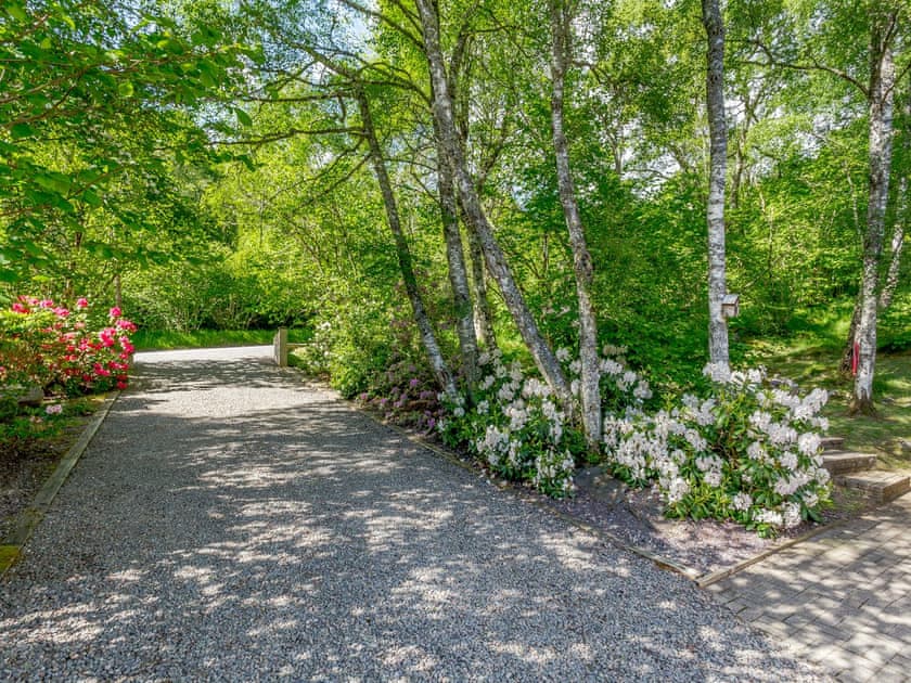 Garden and grounds | Glen View of Enrick House, Balnain near Drumnadrochit