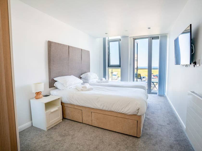 Twin bedroom | Penthouse  47 Zinc, Newquay