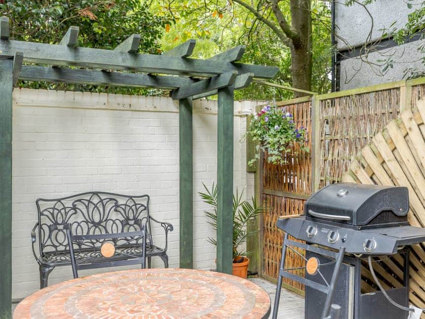 Outdoor area | The Annex at End House Cottage, Wandsworth