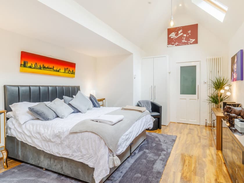 Sleeping area | The Annex at End House Cottage, Wandsworth