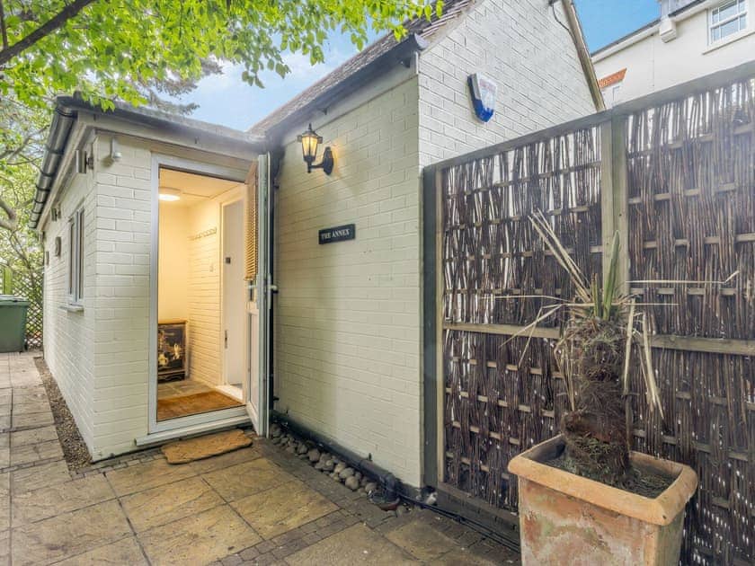 Exterior | The Annex at End House Cottage, Wandsworth