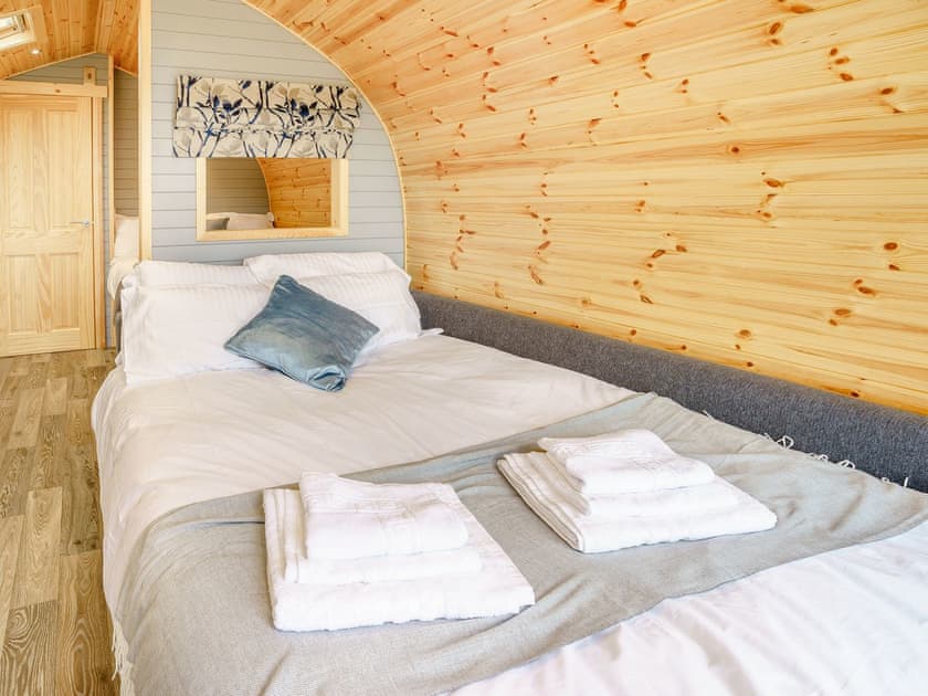 Sofa bed | Llain Farm- Barcud - Llain Farm, Llanboidy, near Laugharne