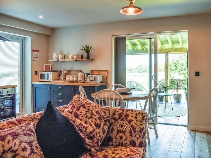 Open plan living space | Afonig Loyw, Talybont near Barmouth