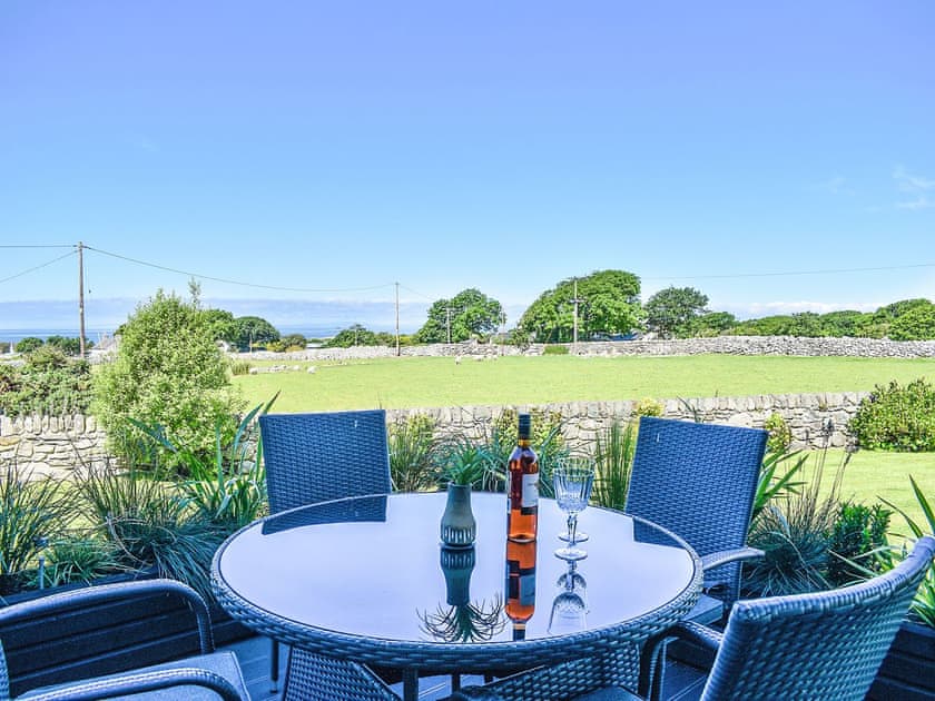 Outdoor eating area | Afonig Loyw, Talybont near Barmouth