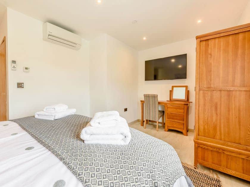 Double bedroom | Apple Blossom Cottage - Coastal View Cottages, Ludchurch, near Narberth