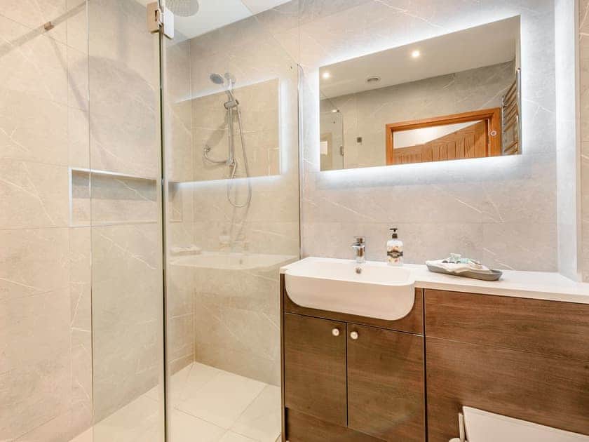 En-suite | Apple Blossom Cottage - Coastal View Cottages, Ludchurch, near Narberth
