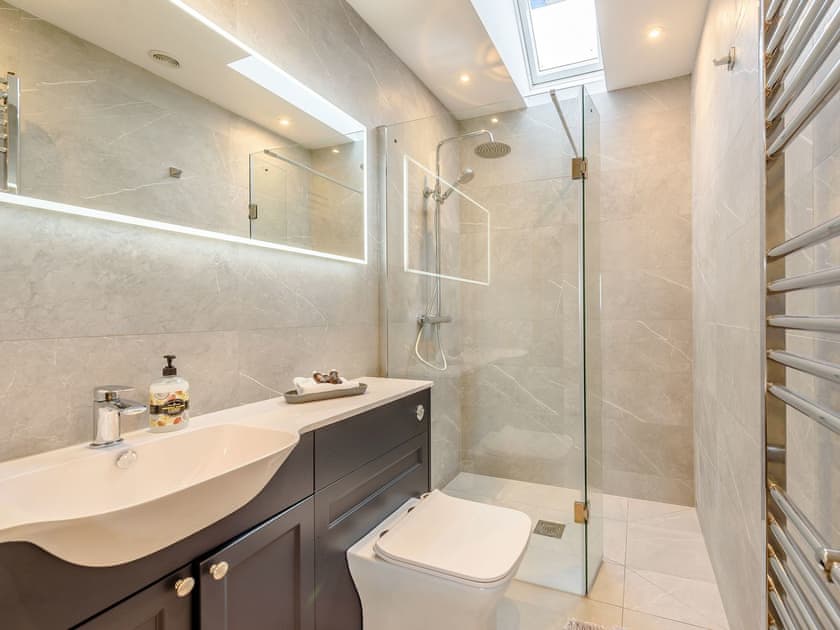 En-suite | Apple Blossom Cottage - Coastal View Cottages, Ludchurch, near Narberth
