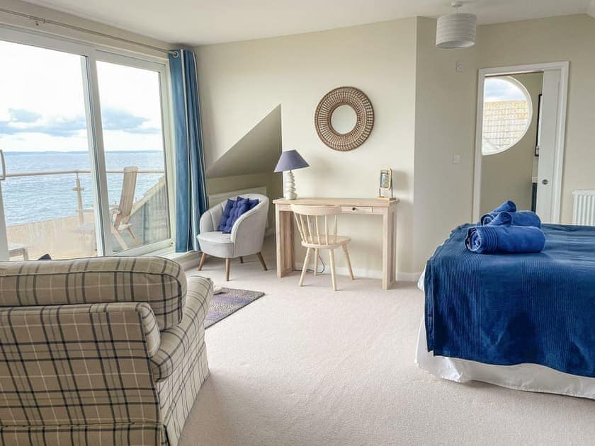 Master bedroom | Watersedge House, Hayling Island