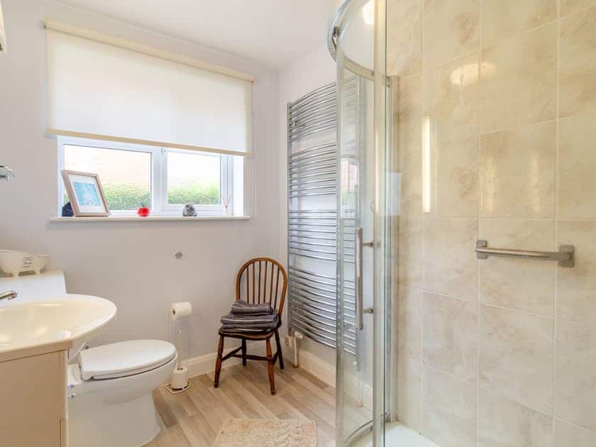 Shower room | Stella’s Retreat, Loddon