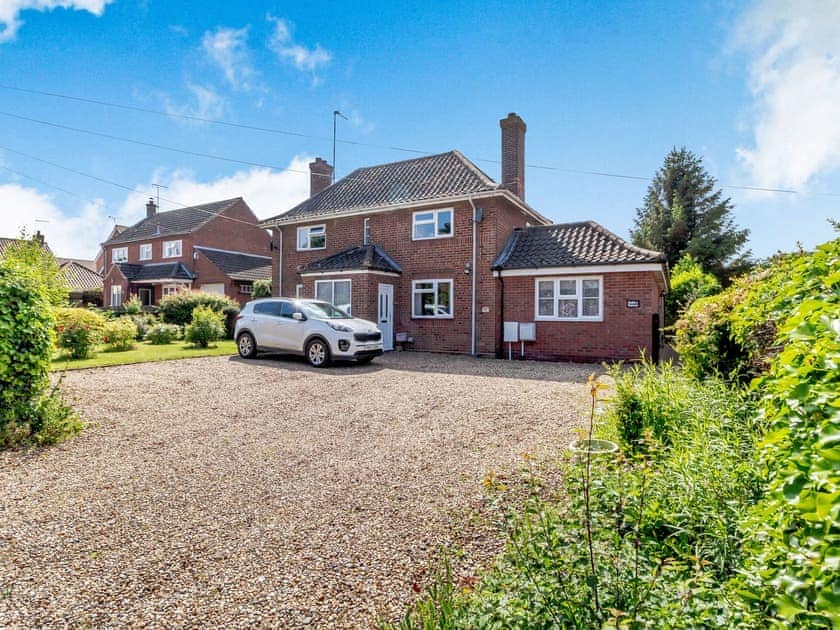 Parking | Stella’s Retreat, Loddon