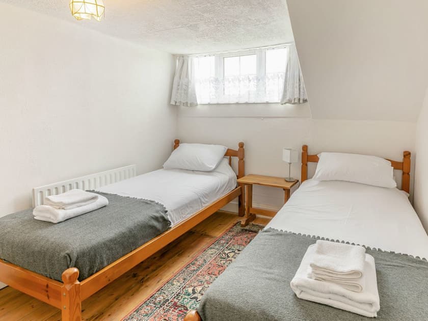 Twin bedroom | Summer House, Sandilands
